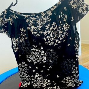 Beautiful black and white banana republic too with ruffled sleeves.